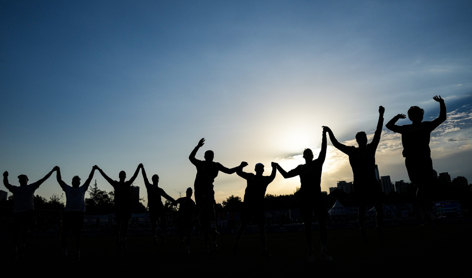 正如球迷桑, 启动