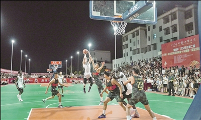 在十字, 运动小镇