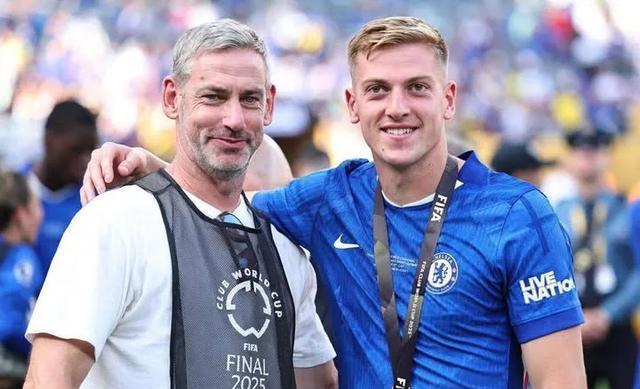 夏最早签下, 锋线人手告 夏最早签下, 锋线人手告