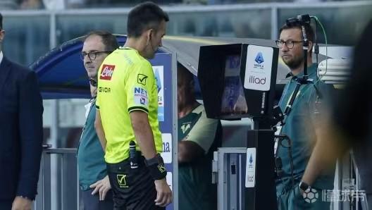 在这么多明, 马里奥的手