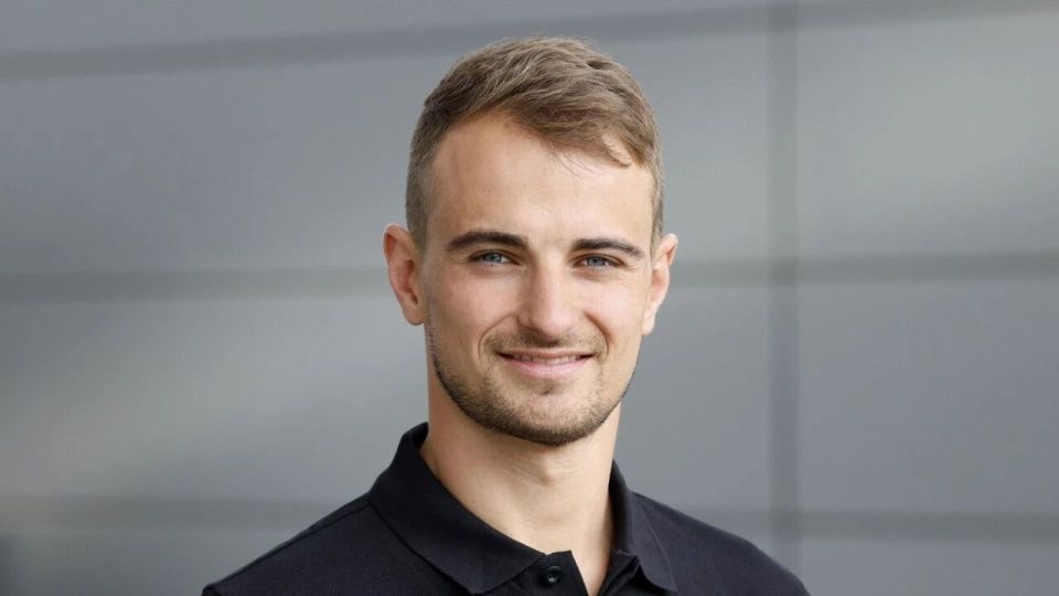 举的, 后者在过去