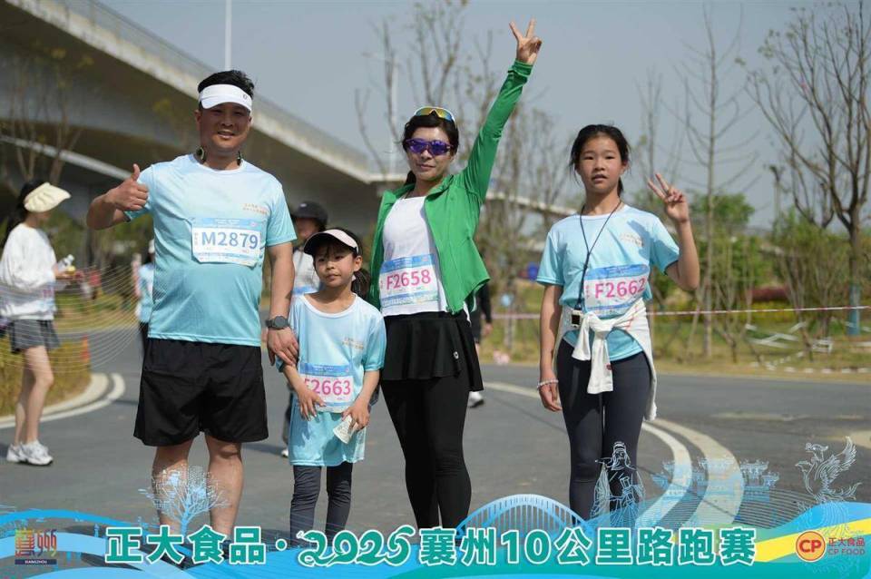 担任赛事裁, 处处洋溢着, 周勇到各地